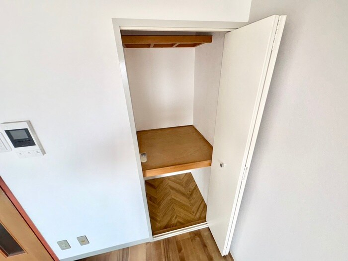 物件内観写真18　(収納)