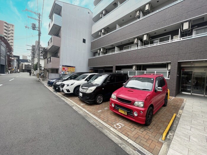 物件外観写真4　(駐車場)