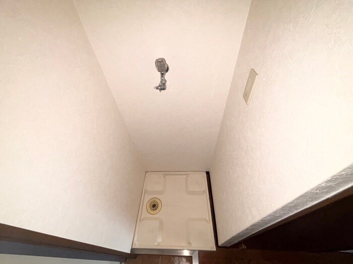 物件内観写真16　(洗濯機置場)