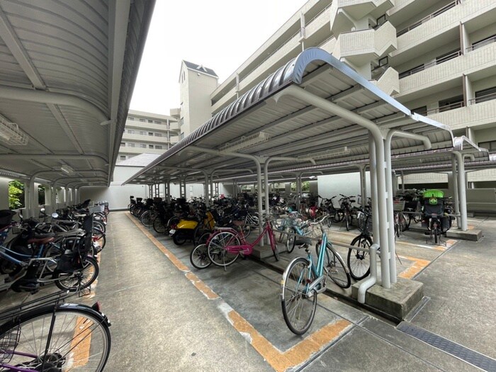 物件外観写真5　(駐輪場)