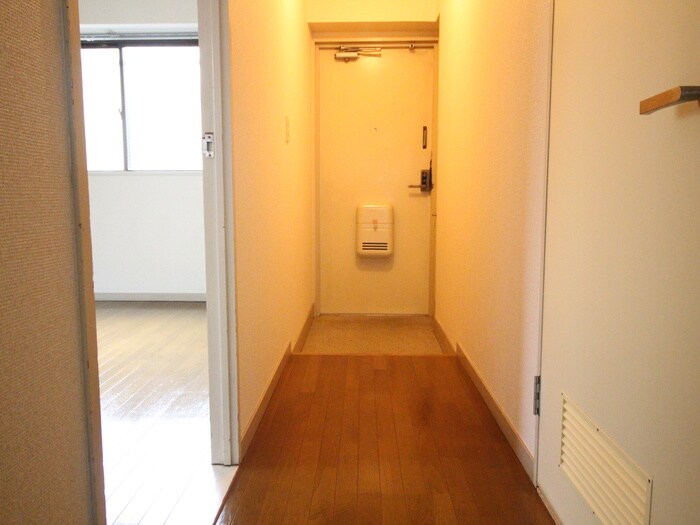 物件内観写真13　(玄関)