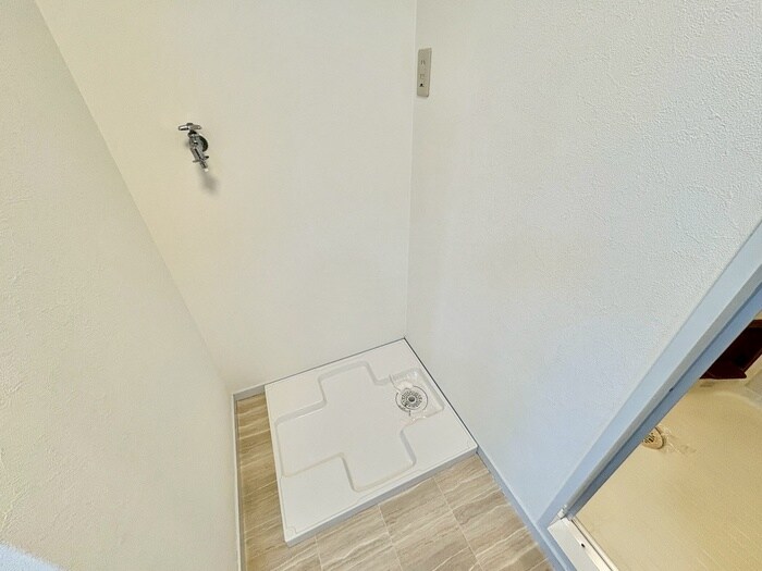 物件内観写真13　(洗濯機置場)