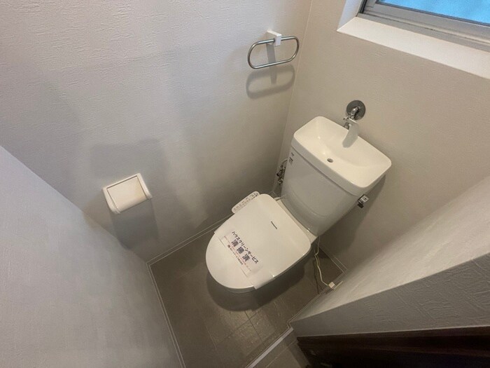 物件内観写真13　(トイレ)