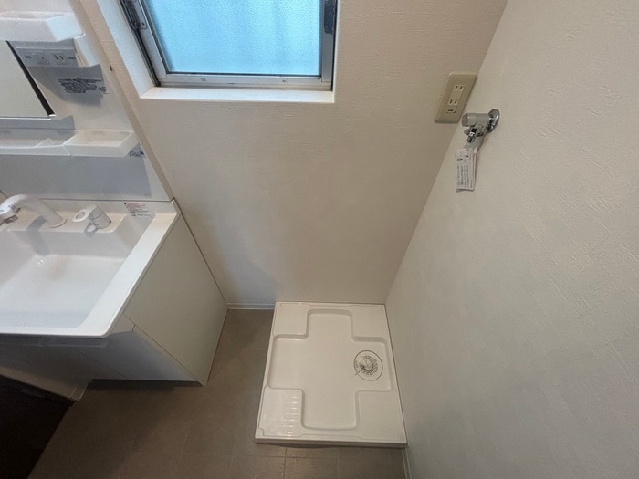 物件内観写真16　(洗濯機置場)