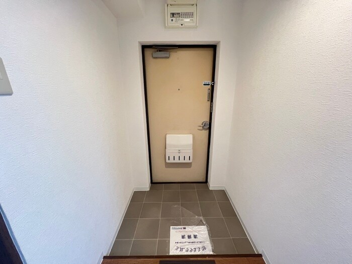 物件内観写真18　(玄関)