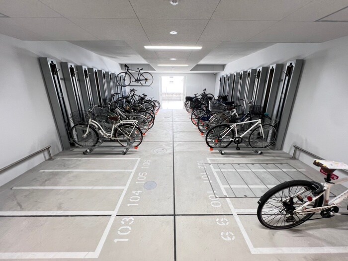 物件外観写真5　(駐輪場)