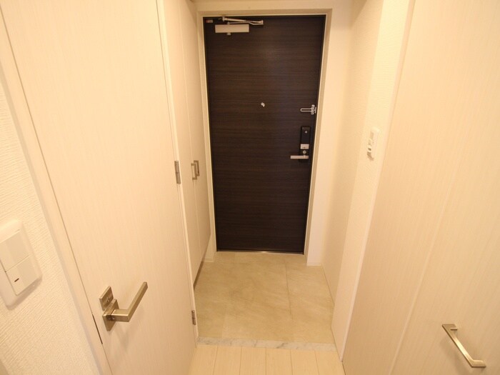 物件内観写真14　(玄関)