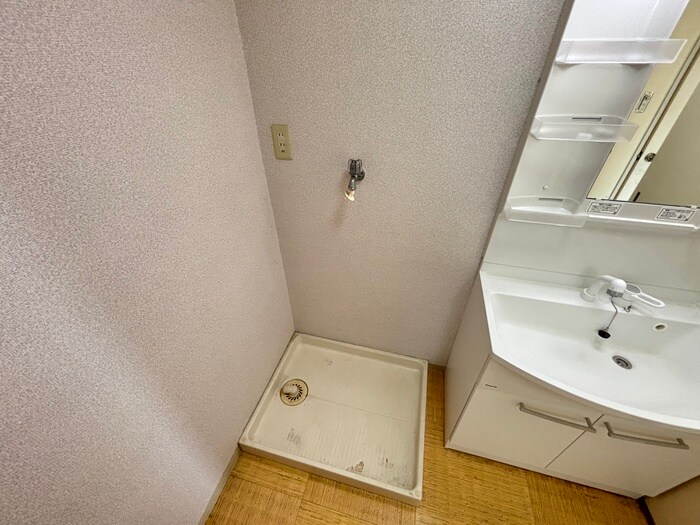 物件内観写真10　(洗濯機置場)