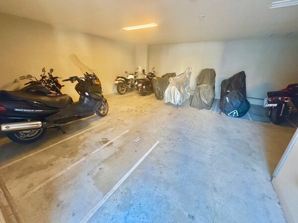 バイク置き場