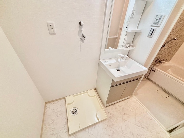 物件内観写真15　(洗濯機置場)