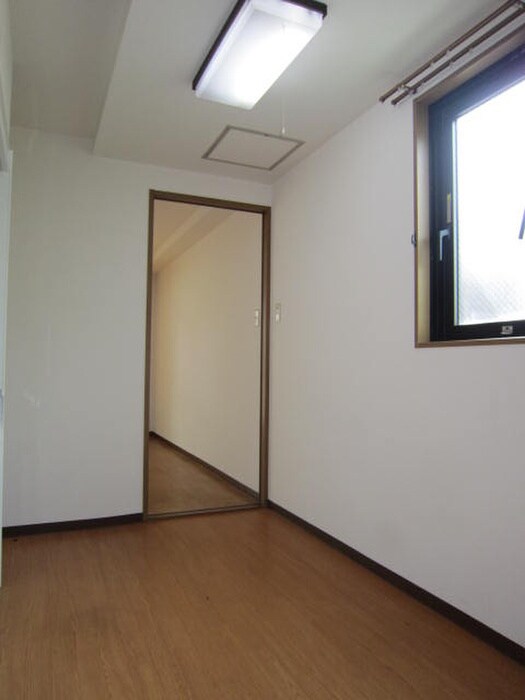 物件内観写真13　(廊下)