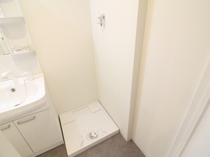 物件内観写真13　(洗濯機置場)