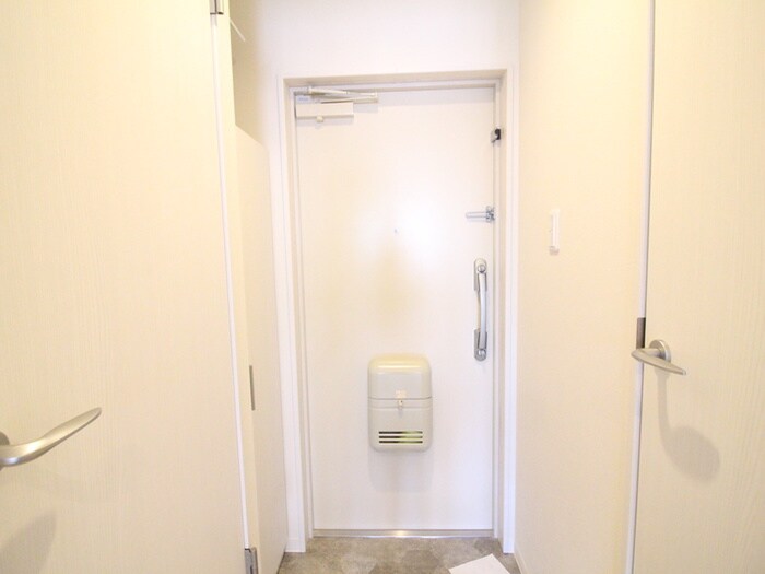 物件内観写真14　(玄関)