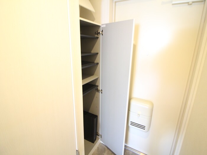 物件内観写真15　(靴箱)