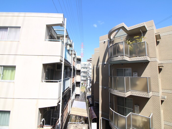 物件内観写真17　(室内からの展望)