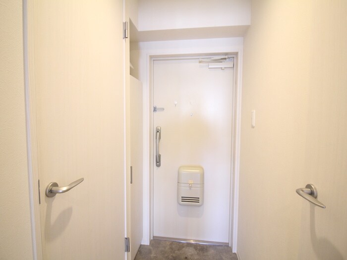 物件内観写真18　(玄関)