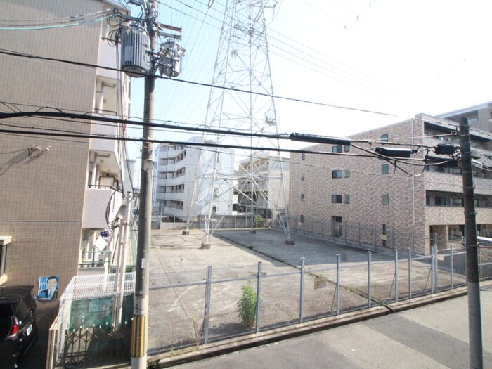 物件内観写真22　(室内からの展望)