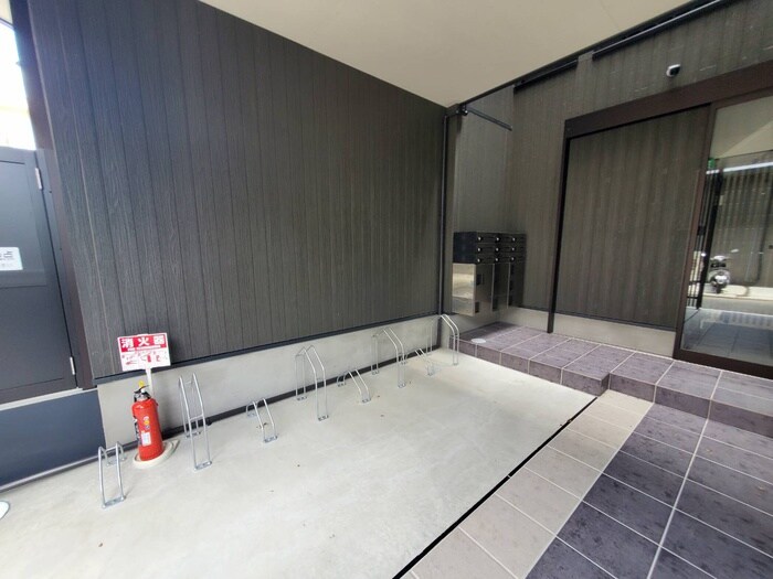 物件外観写真5　(駐輪場)