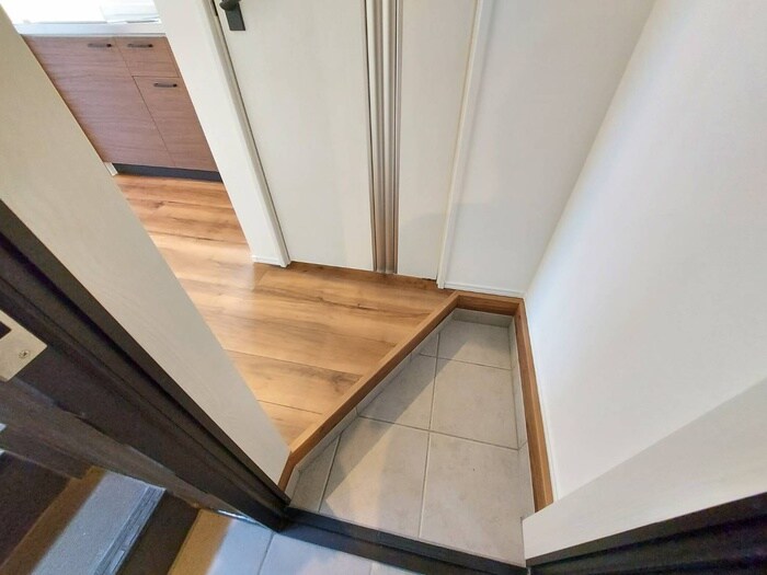 物件内観写真19　(玄関)