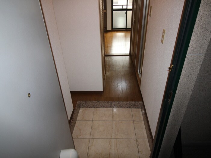 物件内観写真15　(玄関)