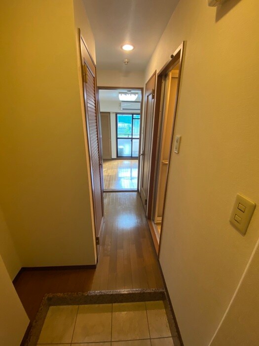 物件内観写真16　(廊下)