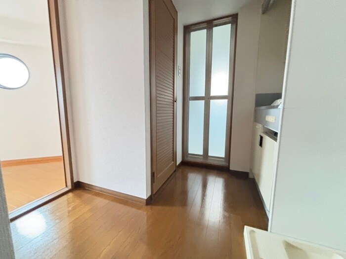 物件内観写真18　(廊下)