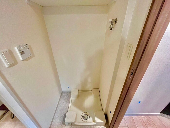 物件内観写真14　(洗濯機置場)