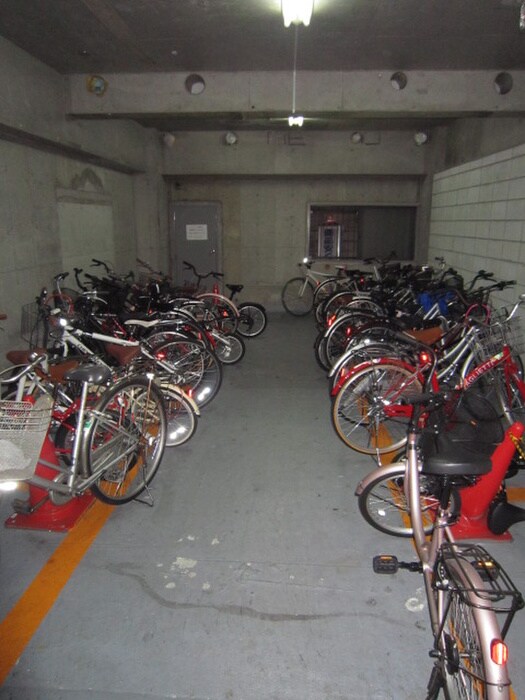 物件外観写真6　(駐輪場)