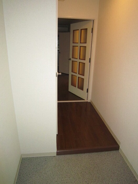 物件内観写真18　(玄関)