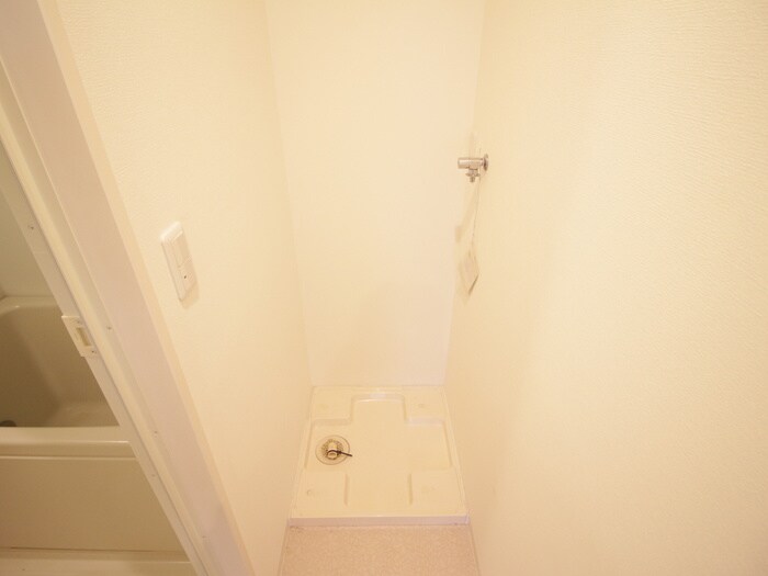 物件内観写真14　(洗濯機置場)