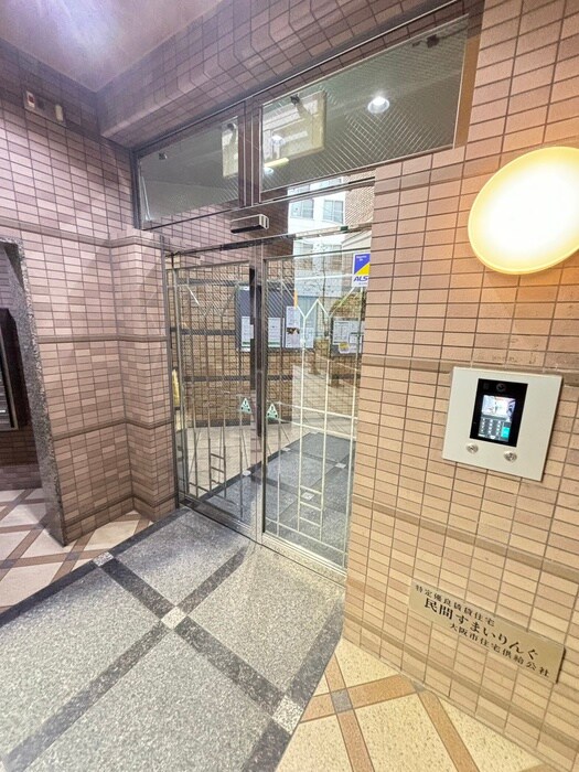 物件外観写真3　(エントランス部分)