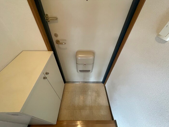 物件内観写真10　(玄関)