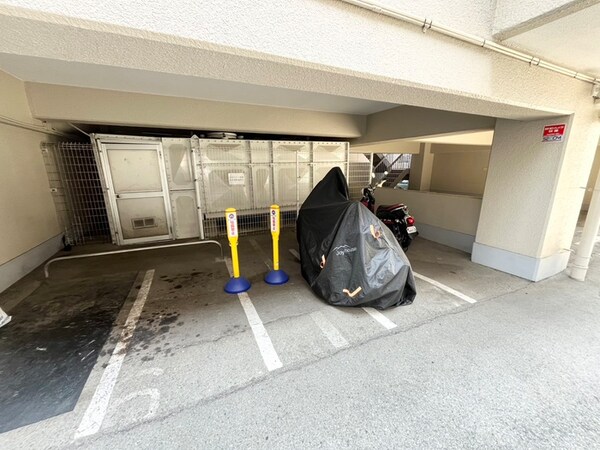 バイク置き場