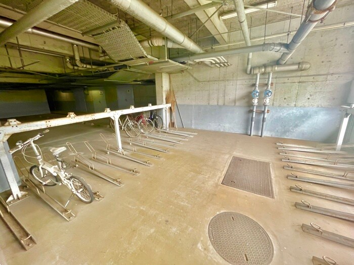 物件外観写真3　(駐輪場)