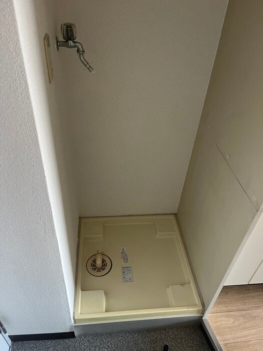 物件内観写真17　(洗濯機置場)