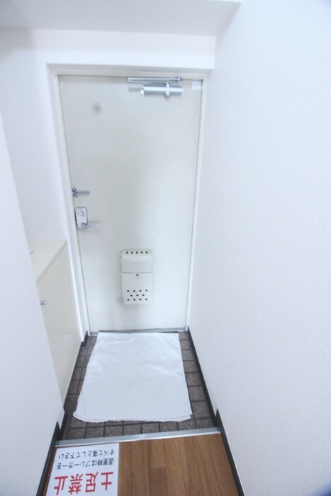 物件内観写真9　(玄関)