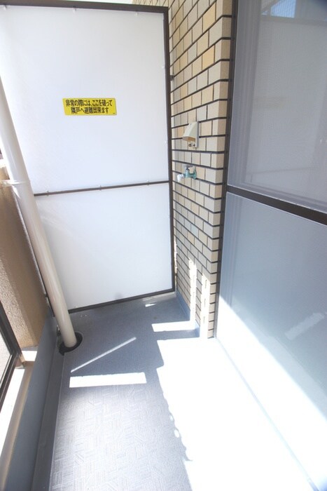 物件内観写真16　(洗濯機置場)