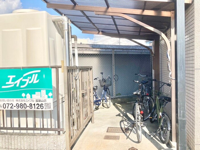 物件外観写真5　(駐輪場)