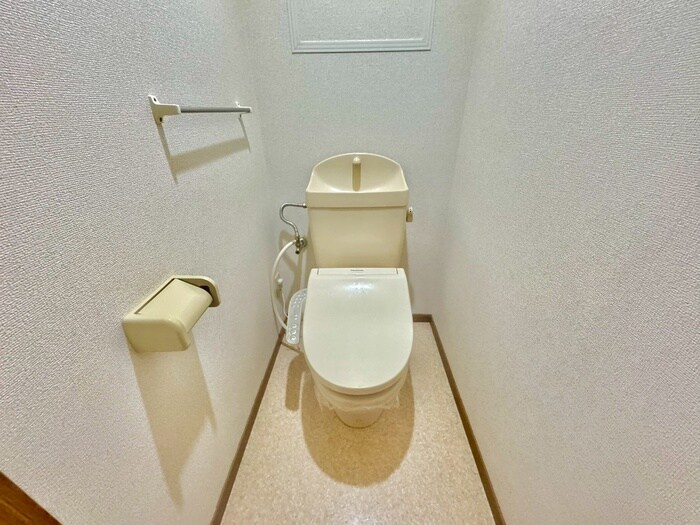 物件内観写真8　(トイレ)