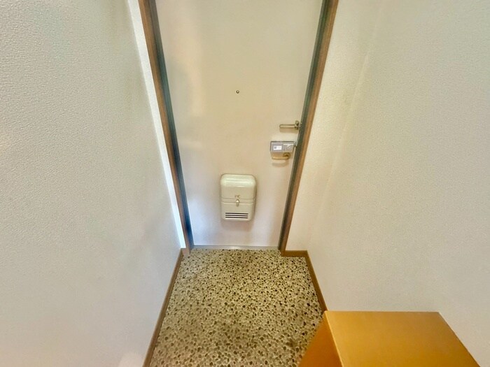 物件内観写真11　(玄関)
