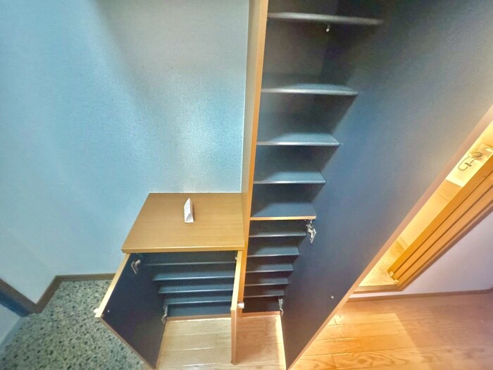 物件内観写真12　(靴箱)
