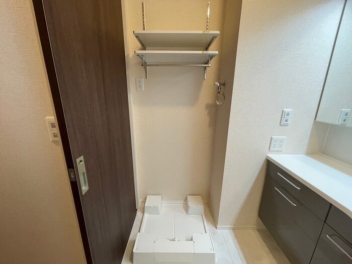 物件内観写真15　(洗濯機置場)