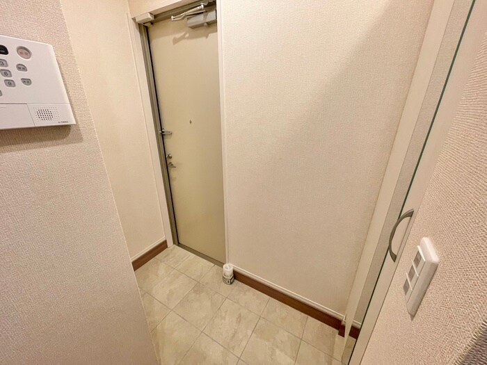 物件内観写真18　(玄関)