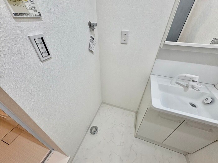 物件内観写真8　(洗濯機置場)