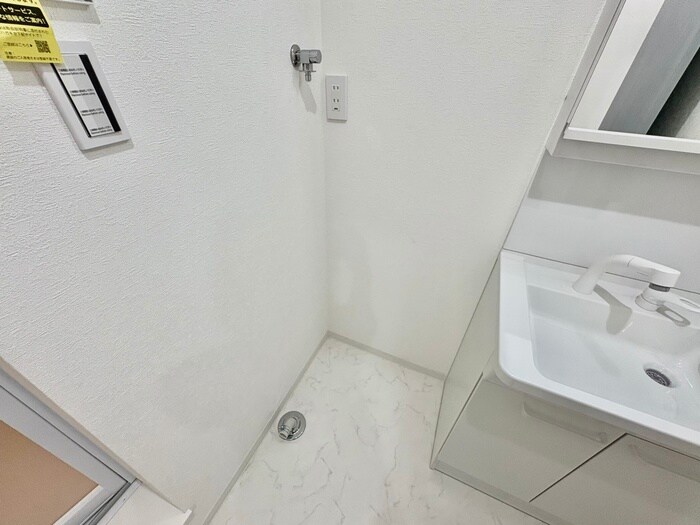 物件内観写真8　(洗濯機置場)