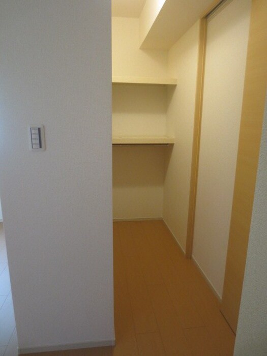 物件内観写真9　(収納)