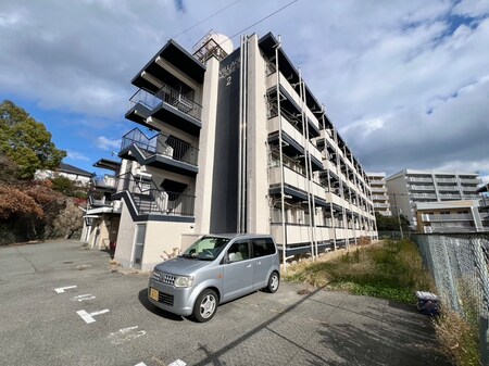 ビレッジハウス鈴蘭台3号棟外観写真