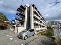 ビレッジハウス鈴蘭台3号棟の外観写真