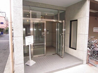 物件外観写真5　(エントランス部分)