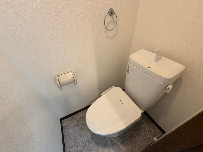 物件内観写真14　(トイレ)